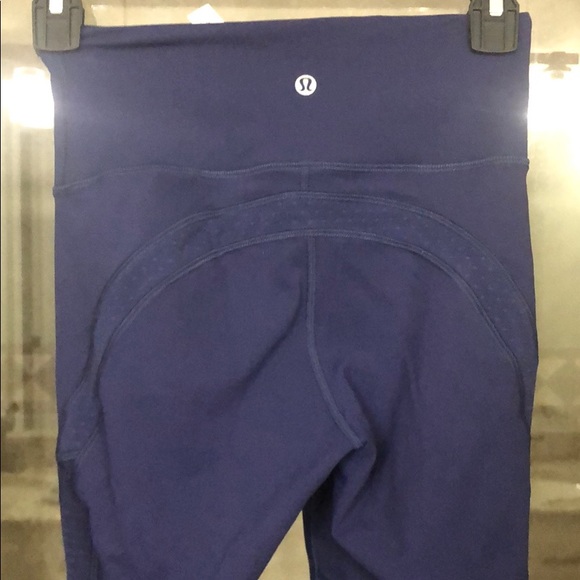 LuluLemon cropped Yoga Pants - Picture 6 of 6